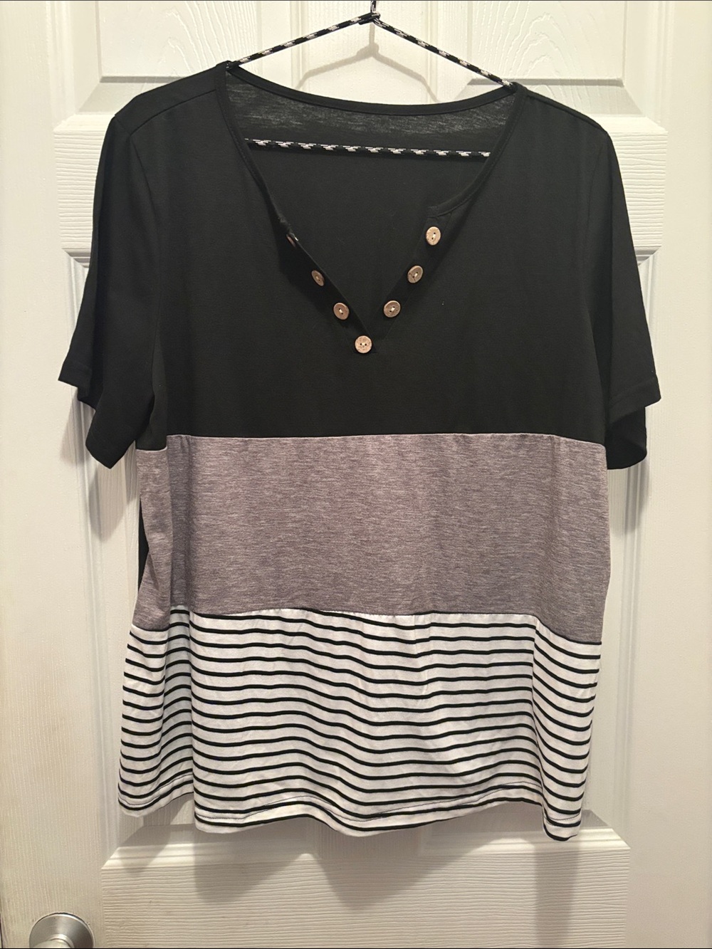 SHEIN Black, Gray & White Colorblock V-Neck Button Top